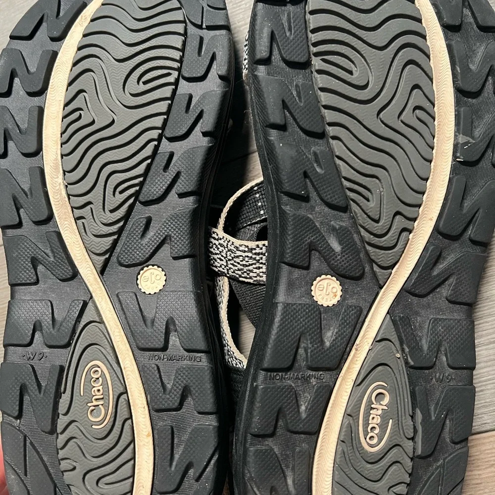 Chaco Women Sandals- W9‎